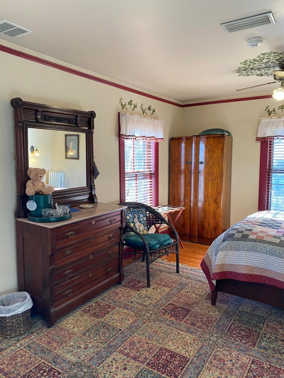Amherst Inn מראה חיצוני תמונה