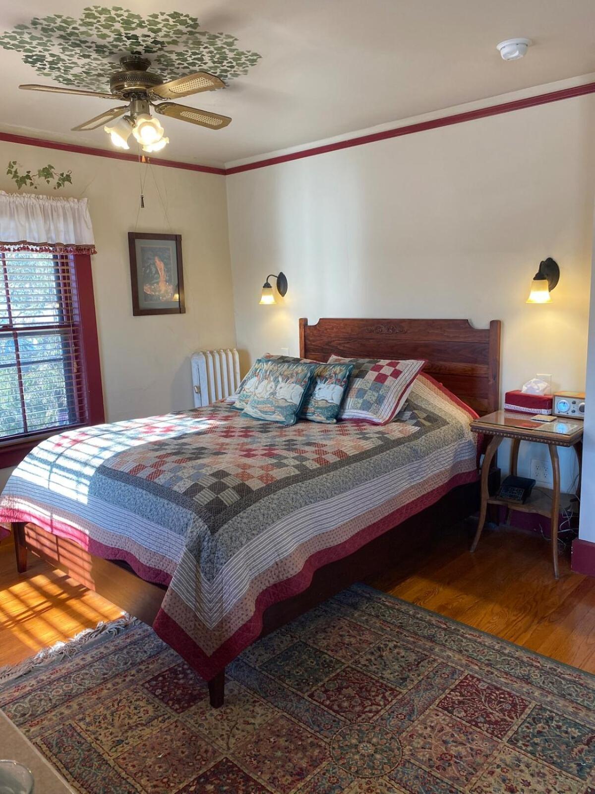 Amherst Inn מראה חיצוני תמונה