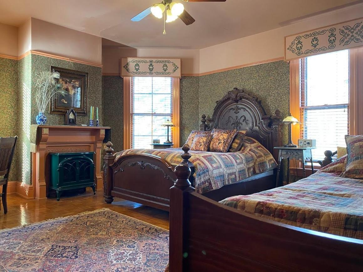Amherst Inn מראה חיצוני תמונה