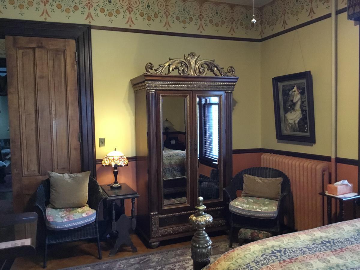 Amherst Inn מראה חיצוני תמונה