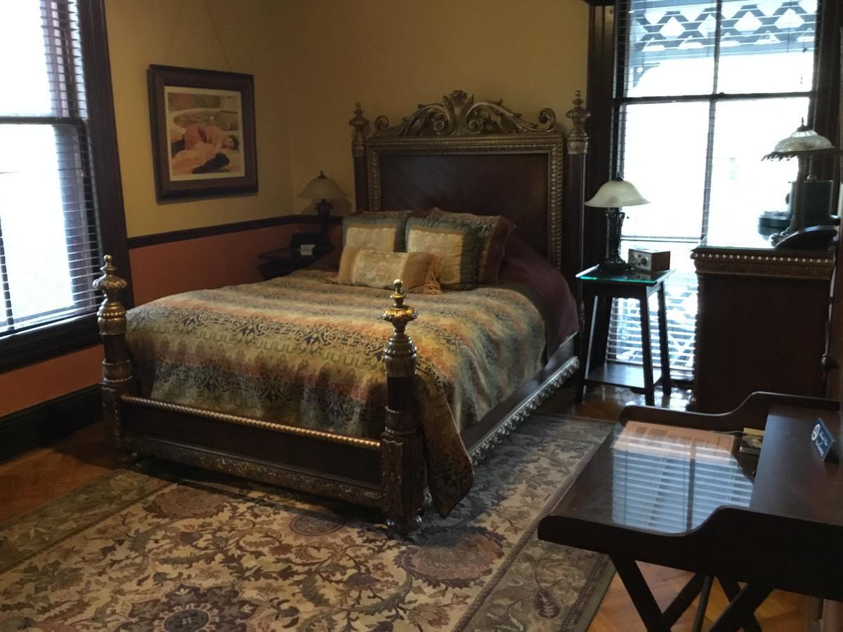 Amherst Inn מראה חיצוני תמונה