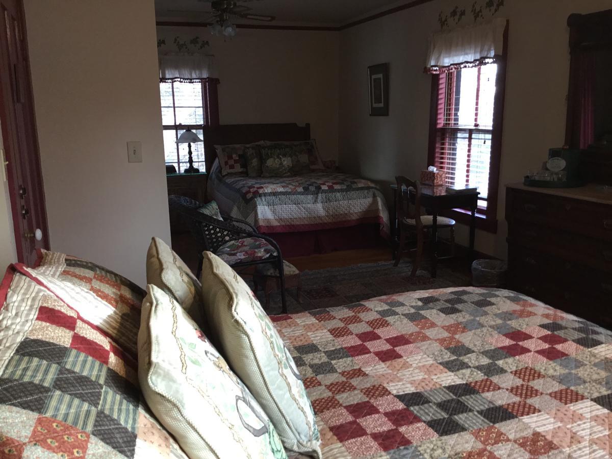 Amherst Inn מראה חיצוני תמונה
