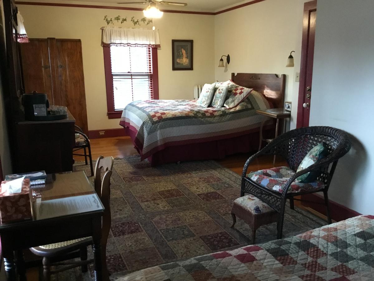 Amherst Inn מראה חיצוני תמונה