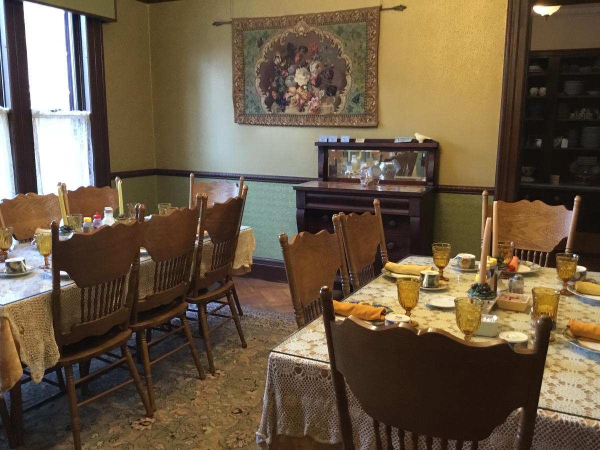 Amherst Inn מראה חיצוני תמונה