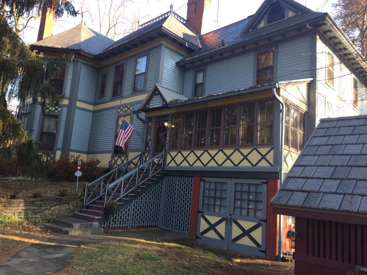 Amherst Inn מראה חיצוני תמונה