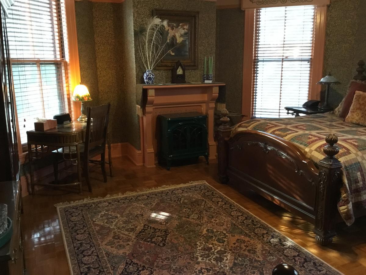 Amherst Inn מראה חיצוני תמונה
