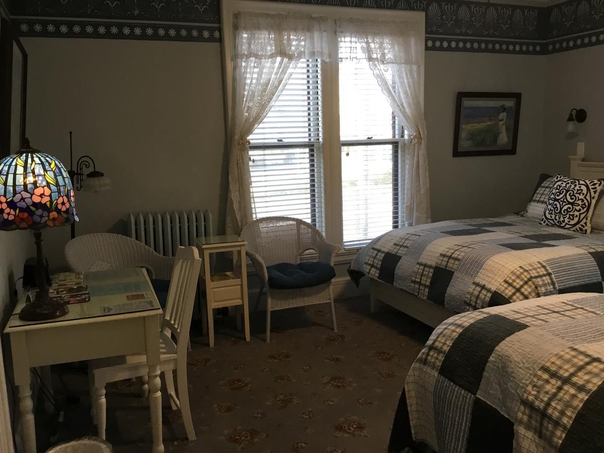 Amherst Inn מראה חיצוני תמונה