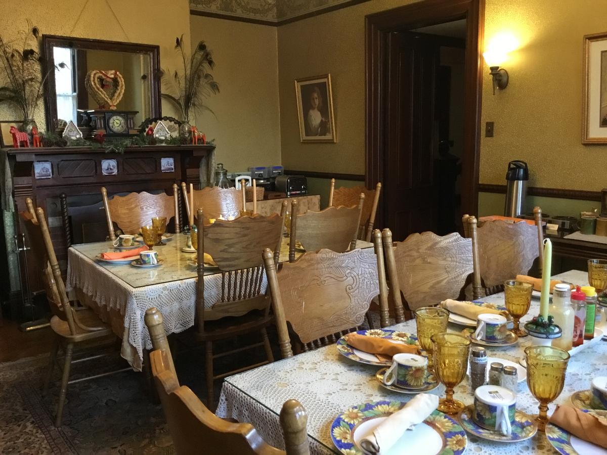 Amherst Inn מראה חיצוני תמונה