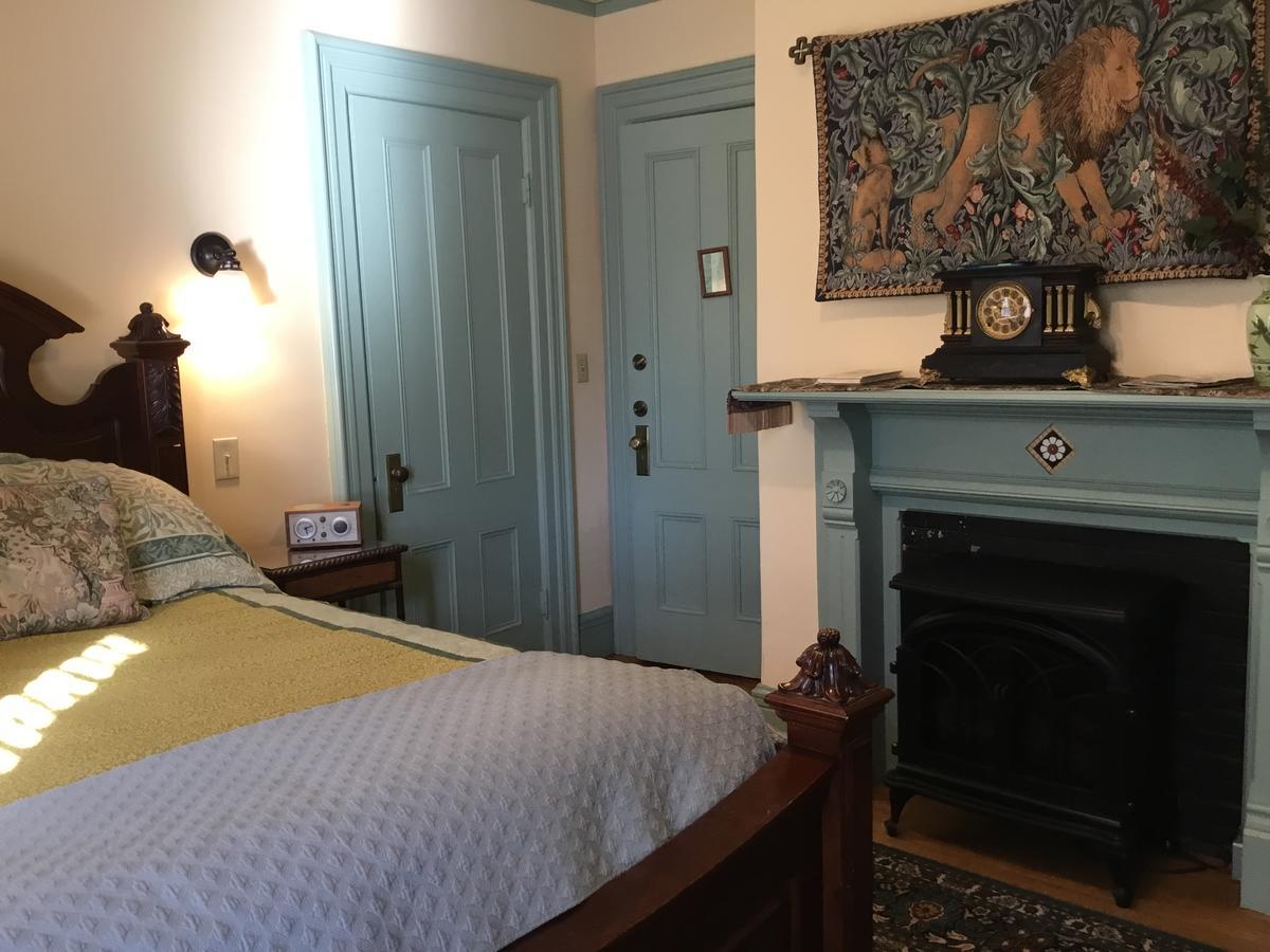 Amherst Inn מראה חיצוני תמונה