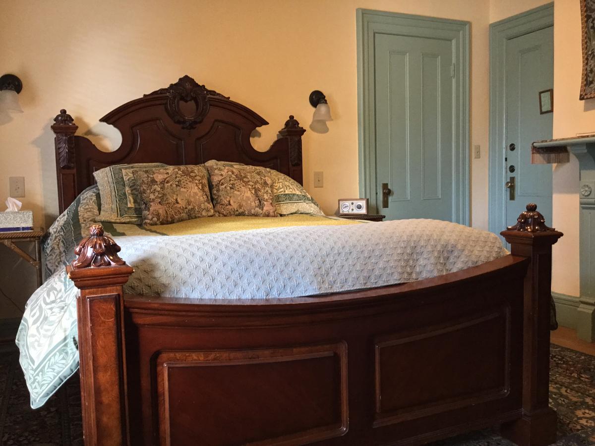 Amherst Inn מראה חיצוני תמונה