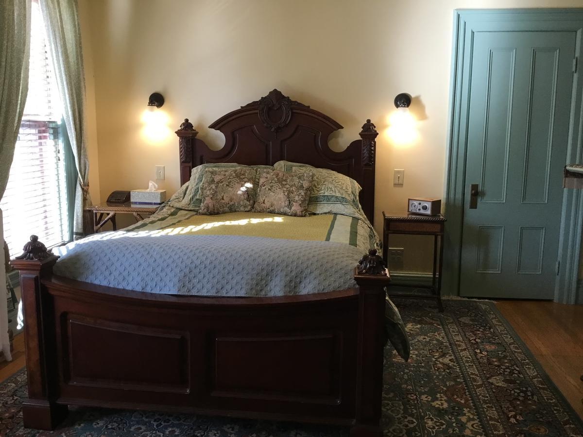 Amherst Inn מראה חיצוני תמונה
